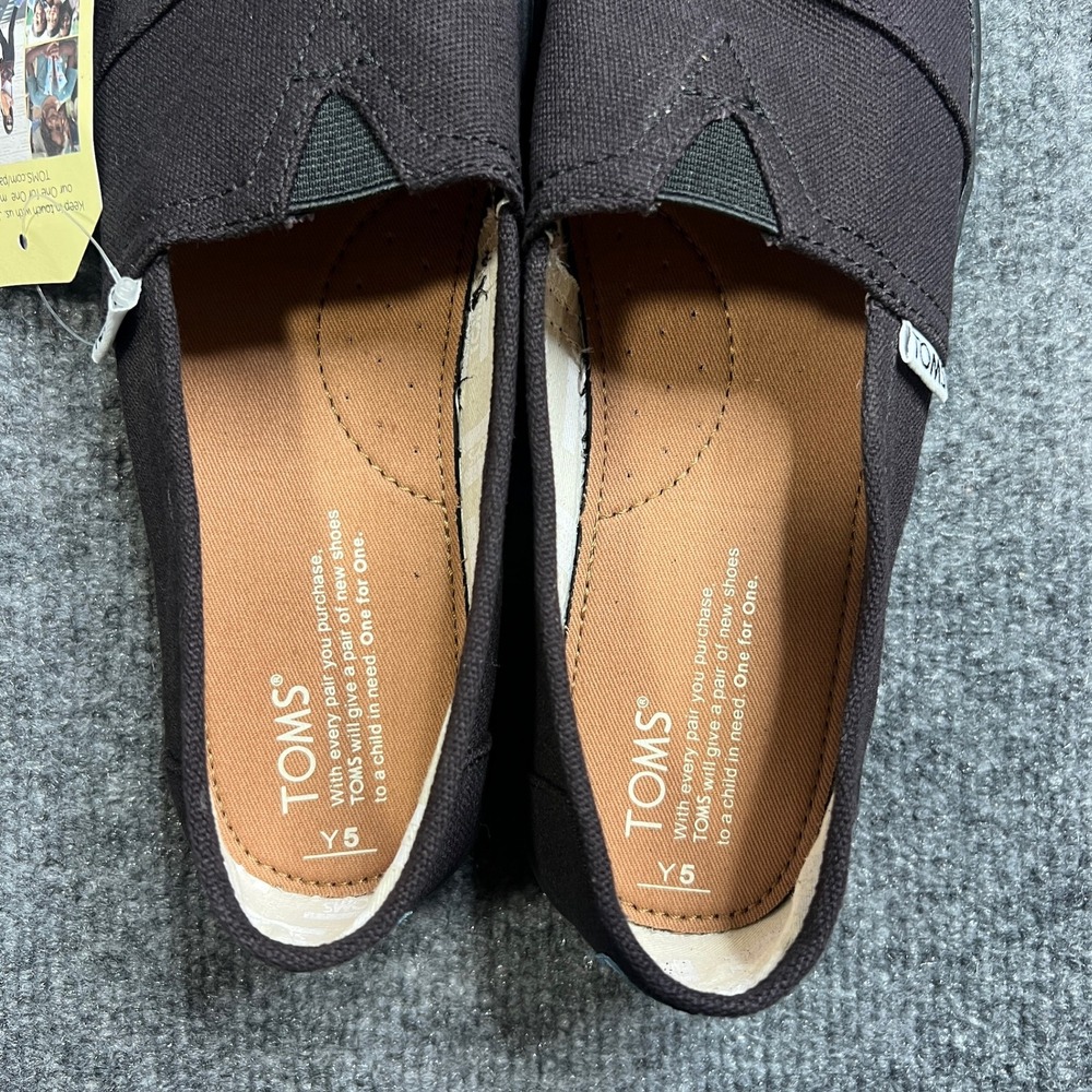 NIB TOMS Youth 5 Classic‎ Black Canvas Slip On Alpargata Shoes 10010530 - Picture 7 of 12